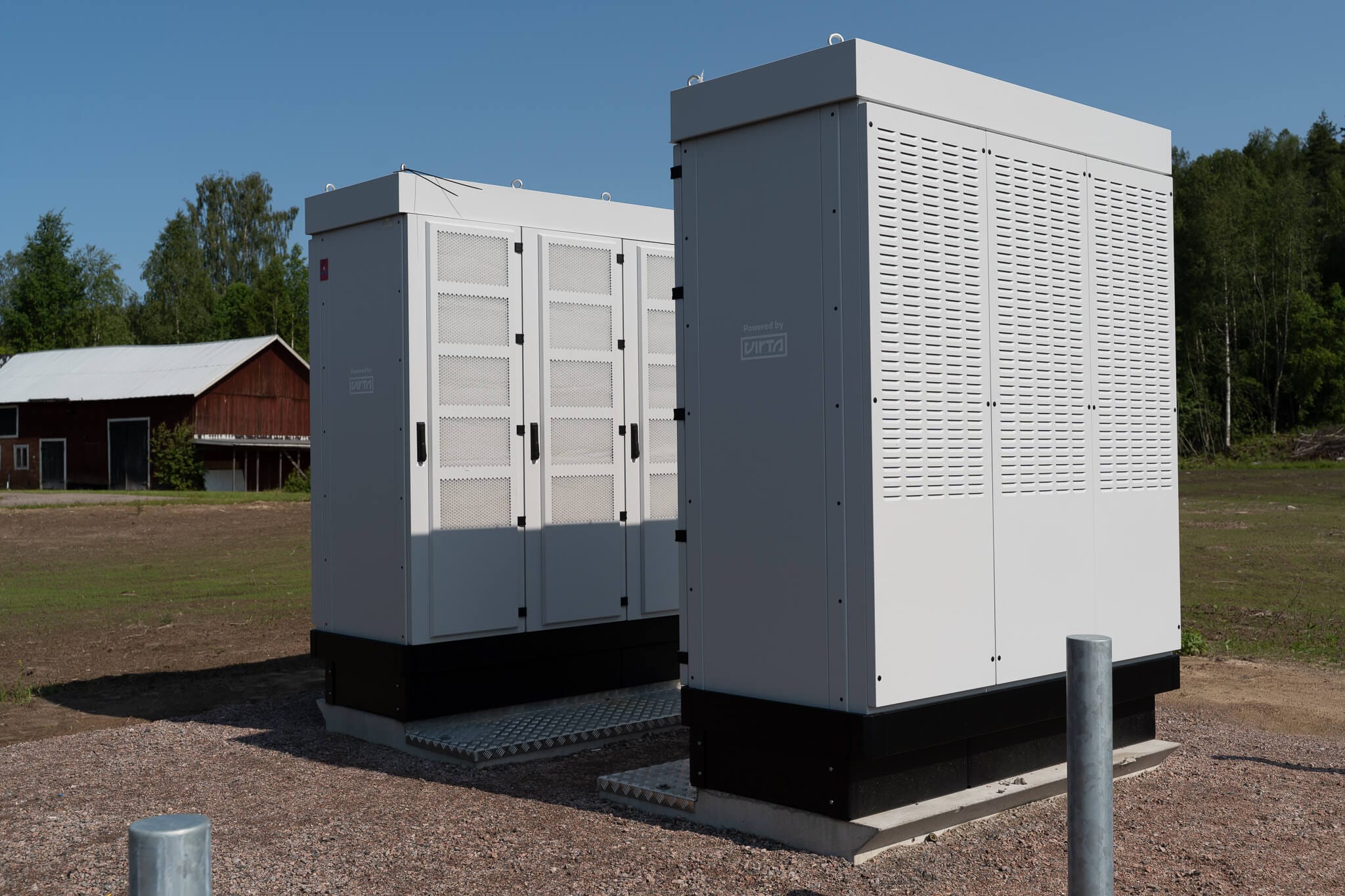 Nätstation och energilager för elbilsladdning på företag
